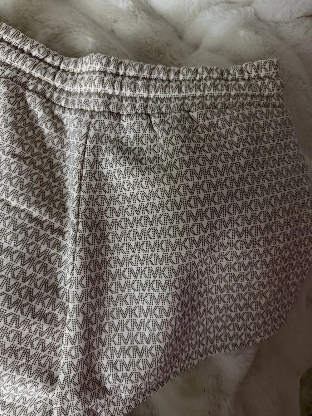 Brand New XS Michael Kors Cream Logo-Print Women’s Shorts